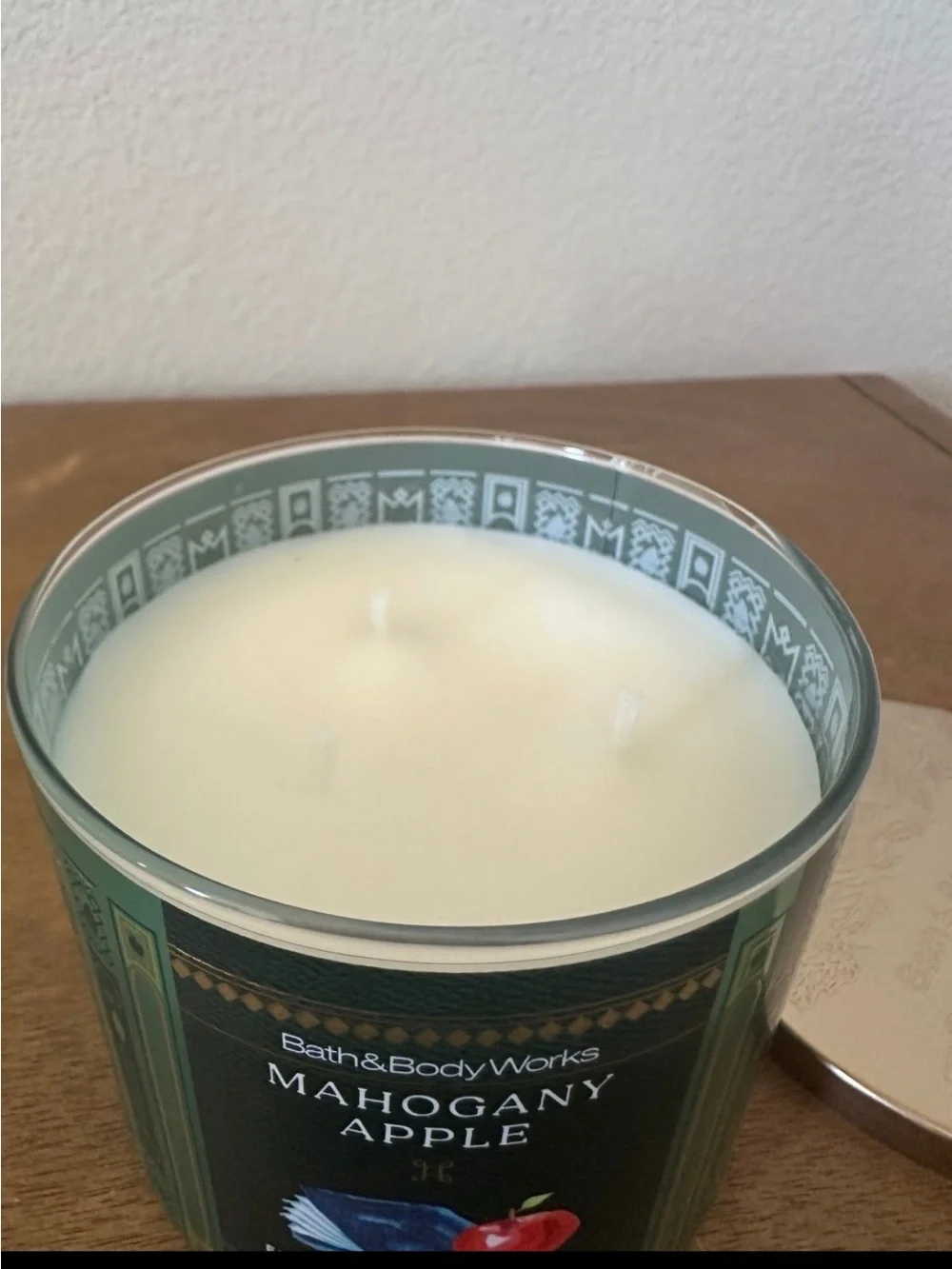 NEW bath and body works MAHOGANY APPLE 3 wick candle NEW - Picture 2 of 3